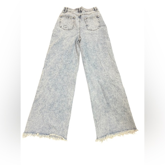 Fashion Nova Distressed Light Blue Women's Jeans - Picture 2 of 3